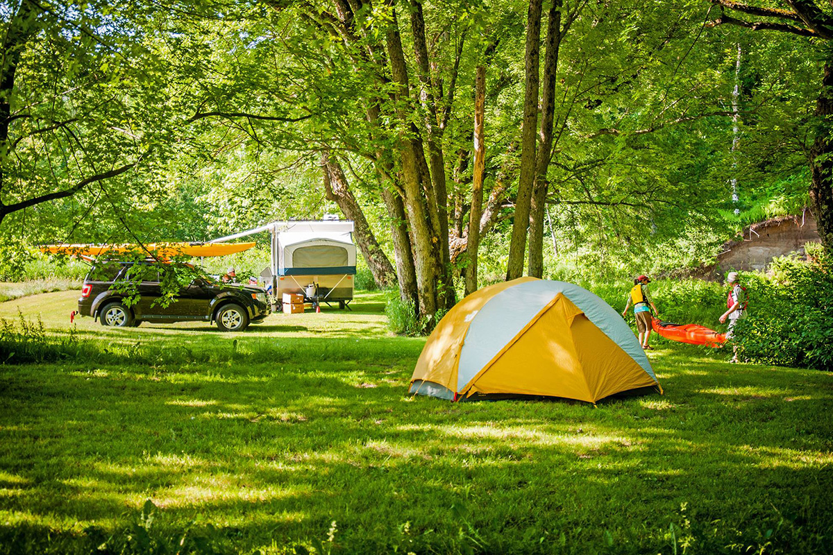 Découvrir le camping du Camping Nature Plein Air - Terrains de camping à 2 et 3 services, terrains rustiques - Situé à Mansonville en Estrie